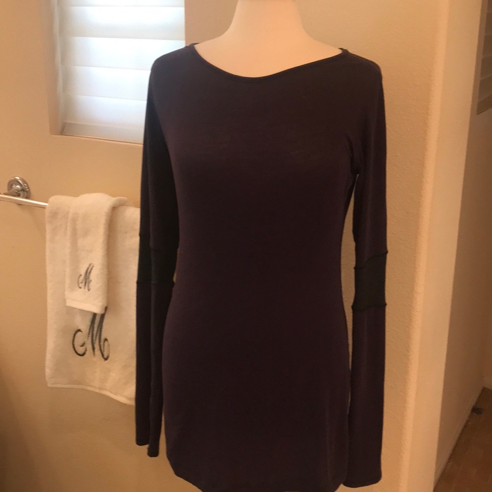 Lululemon Tee